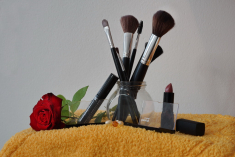 Kosmetik Pinsel & Produkte